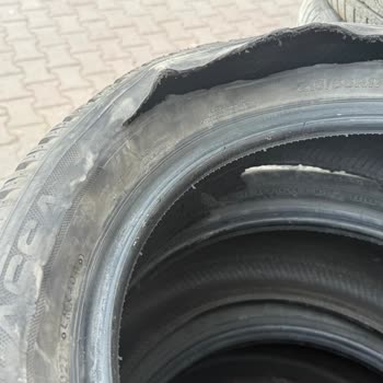 Seyir Halindeyken Aniden Parçalanan Lassa Kış Lastiği Hayati Tehlike Ve Maddi Zarara Yol Açtı: Mağduriyetimin Giderilmesini Ve Sorumluluğun Kabulünü Talep Ediyorum