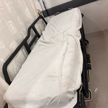 Balıkesir Devlet Hastanesi Acil Servisinde Hijyen Ve Davranış Sorunu Yaşadım