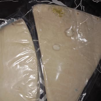 Son Kullanma Tarihi Geçmemiş Üçgen Yufkaların Küflü Çıkması