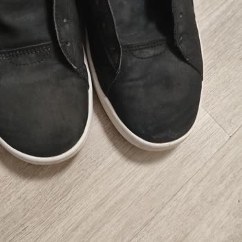 Yeni Alınan Ayakkabıda Kısa Sürede Renk Solması Ve Mağaza Değişim Reddi