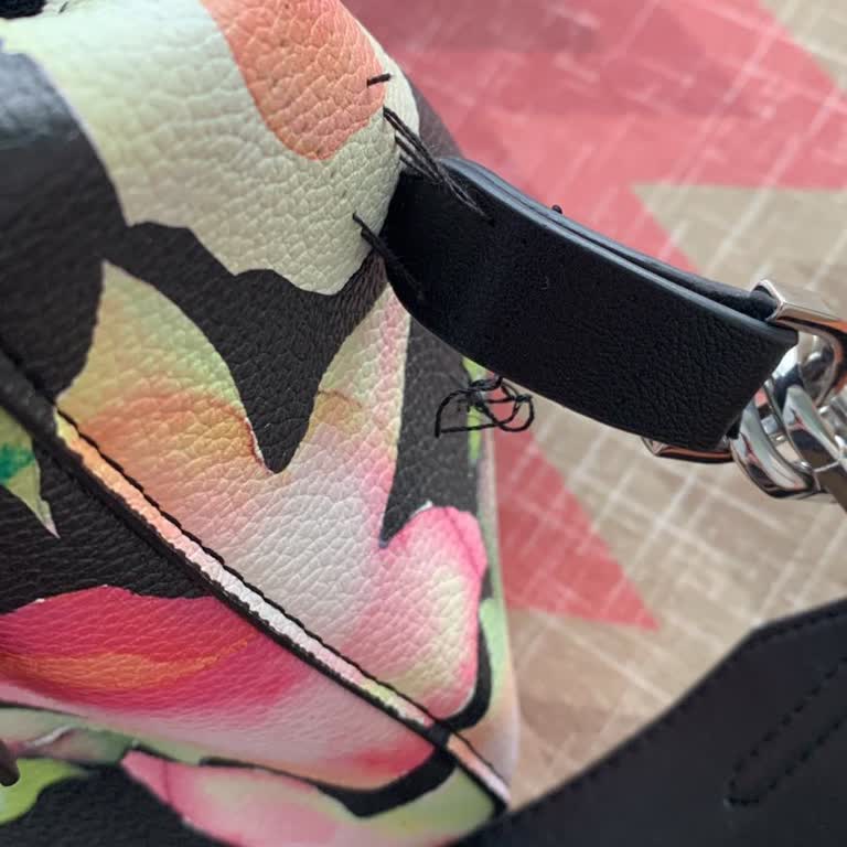 My Desigual Bag Strap Fell Apart and Boyner Blamed User Error
