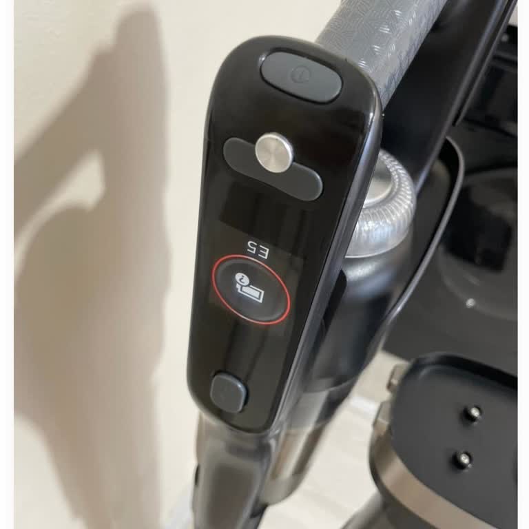 Philips Aquatrio 9000 Süpürge Sürekli E5 Hatası Veriyor, Servis Çözüm Sunmuyor