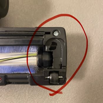 Garanti Süresi Devam Eden Süpürge Başlığındaki Kırık Parça İçin Ücret Talebi Ve Garanti Dışı Bırakılması