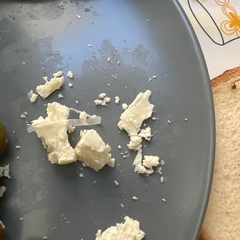 Getir Market'ten Aldığım Peynirde Plastik İp Çıktı: Sağlık Ve Güvenlik Endişesi