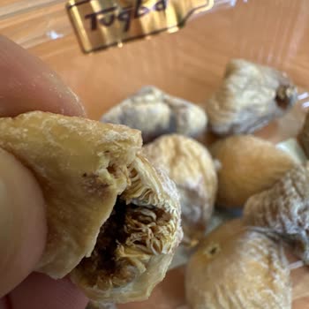 Kuru İncir Paketinde Alt Sırada Küçük Ve Kurtlu İncirlerle Hayal Kırıklığı