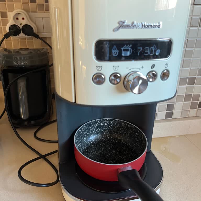 Kahve Makinesi İçin Yedek Cam Hazne Bulunamıyor, Mağaza Ve Marka Çözüm Sunmuyor