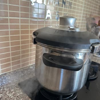 Kütahya Porselen Tencere Setinde Kapak Ve Düdüklü Sorunlarıyla Hayal Kırıklığı