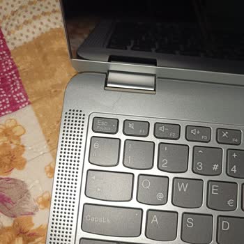 Lenovo Bilgisayarımın Menteşe Çatlağı Garanti Dışında Bırakıldı