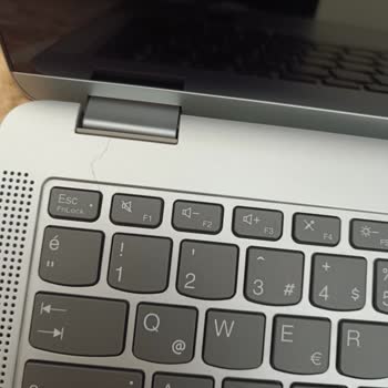 Lenovo Bilgisayarımın Menteşe Çatlağı Garanti Dışında Bırakıldı