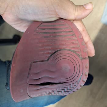 Kısa Sürede Kullanılamaz Hale Gelen Ayakkabıma Çözüm Bulunmuyor!