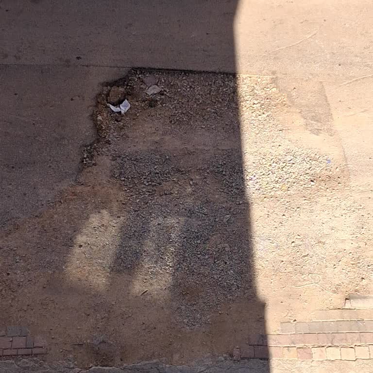 Kazı Sonrası Asfalt Çalışmasının Gecikmesi Günlük Hayatımızı Olumsuz Etkiliyor