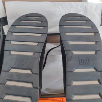 Kullanılmış Ve Kirli Ayakkabı Gönderildi, Temiz Ve Yeni Ürün Talep Ediyorum