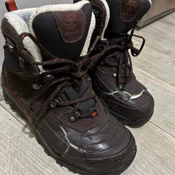 Timberland Kar Botunun Az Kullanıma Rağmen Plastik Kısımlarının Çatlaması Ve Destek Alamama Sorunu