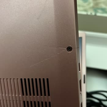 Servis Sonrası Bilgisayar Kasasında Oluşan Hasarın Giderilmesini Talep Ediyorum