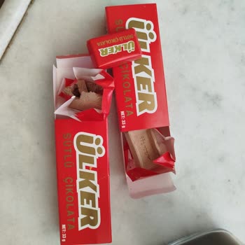 Taze Olması Gereken Çikolatada Bozulma Ve Değişim Talebi