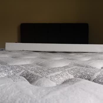 3 Aylık Yatakta Çökme Ve İlgisiz Servis