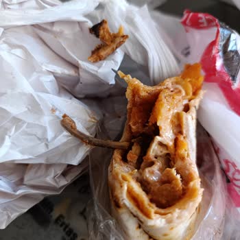 Tavuk Dönerde Büyük Kemik Parçası: Sağlık Ve Güvenlik Riski Tekrarlandı