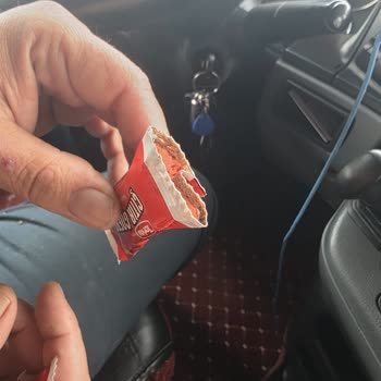 Paketli Gofretin İçinden Ağzı Açık Ve Bozulmuş Ürün Çıkması Endişe Yarattı