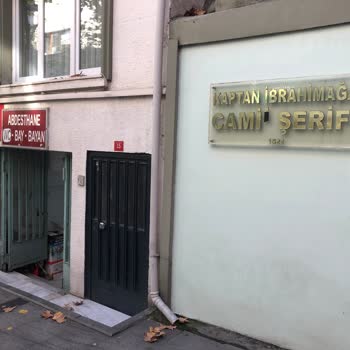 Selam Kaptan İbrahim Ağa Camii Abdesthane Ve Tuvaletindeki Hijyen Eksikliği Şaşırttı