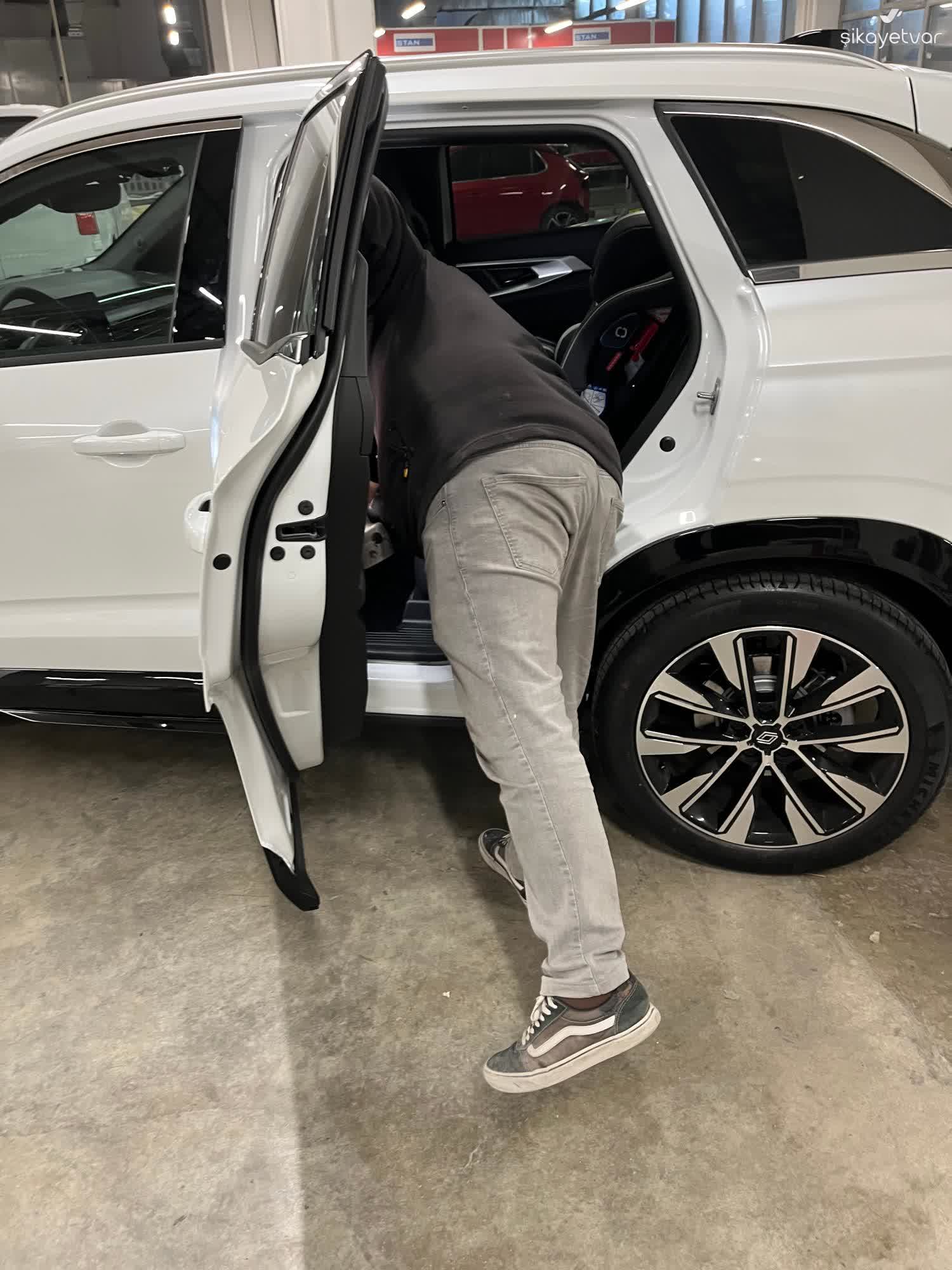Sıfır Kilometre Renault Austral'de Kapı Ve Kaputta Sök-Tak, Boya ...