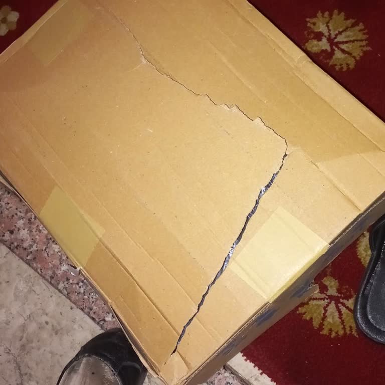 Siparişim Patlak Paketle Teslim Edildi Mağduriyet Yaşadım