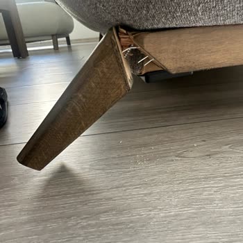 Kelebek Mobilya Garanti Sürecinde 45 Gündür Çözümsüz Kalan Salon Takımı Ayağı Sorunu