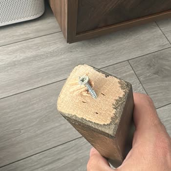 Kelebek Mobilya Garanti Sürecinde 45 Gündür Çözümsüz Kalan Salon Takımı Ayağı Sorunu