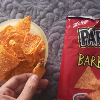 Barbekü Çeşnili Mısır Cipsinden Yabancı Madde Çıkması Ve Gıda Güvenliği Endişesi