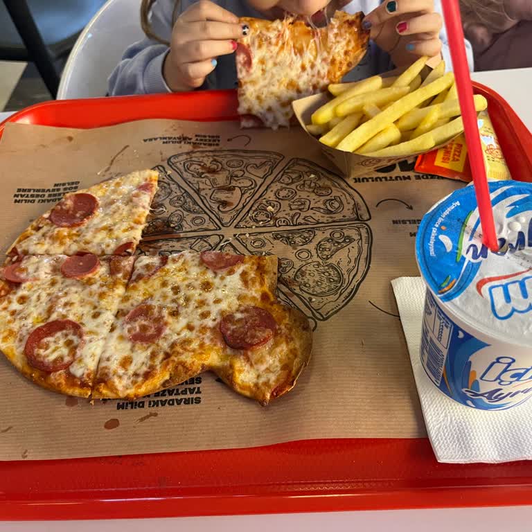 Terra Pizza Çocuk Menüsü İçerik Ve Kalite Olarak Beklentiyi Kesinlikle Karşılamadı