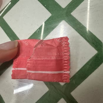 Küp Şekerin İçinde Kıl Buldum Hijyen Ve Sağlık Konusunda Endişeliyim