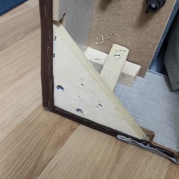 Mondi Koltuk Ayakları Sürekli Kırılıyor, Yedek Parça Bulamıyorum