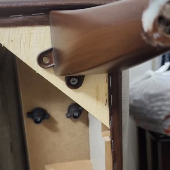 Mondi Koltuk Ayakları Sürekli Kırılıyor, Yedek Parça Bulamıyorum