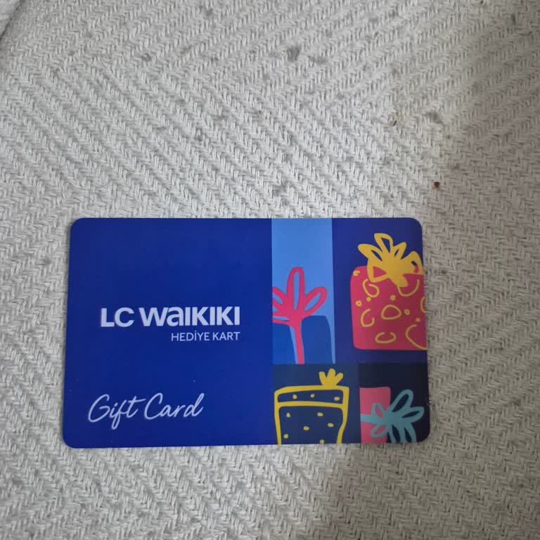 LCW Mağazasında Hediye Kartı İçin Uygun Zarf Bulunmaması Hediye Deneyimini Gölgeliyor