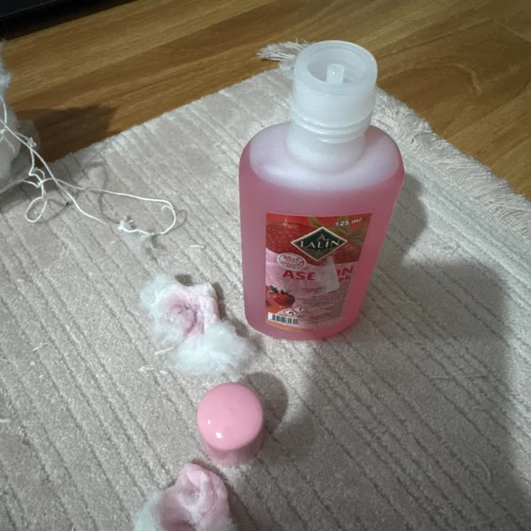 Asetonun Oje Çıkarmada Etkisiz Olması Şaşırtıyor