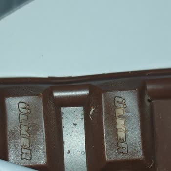 Aldığım Çikolatanın Rengi Bozuk Çıktı, Sağlığım Ve Güvenim Sarsıldı