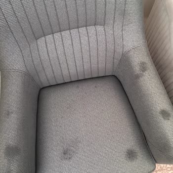 Mondihome Koltuk Takımında Lekeler ve Renk Atması, Çözüm Sunulmuyor