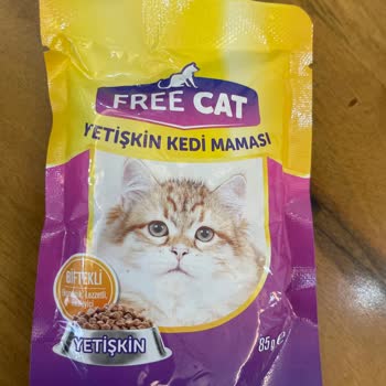 Şok Marketler Kendi Üretimleri Olan Free Cat İsimli Yaş Kedi Maması İçinden Böcek Çıktı