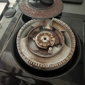 Beko'nun Malının Arkasında Durmaması, Servisin Alaycı Yapısı