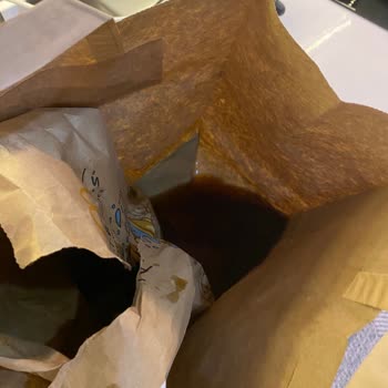 Paket Patladı, Hamburgerler Kolaya Bulandı, Eksik İade Ve Müşteri Hizmeti Yok
