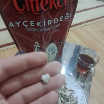 Çitlekçi Ay Çekirdeğinden Çıkan Taş Dişime Zarar Verdi Güvenim Sarsıldı
