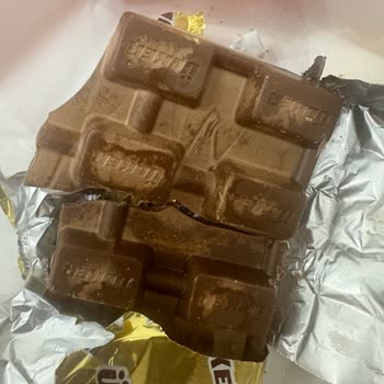 Son Kullanma Tarihi Geçmemiş Çikolatada Bozuk Tat Ve Beyazlama Yaşadım