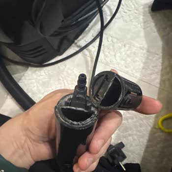 Kısa Sürede Kırılan Parça Nedeniyle Bissell Spot Clean Pet Pro Plus'ta Hayal Kırıklığı Ve Garanti Talebi