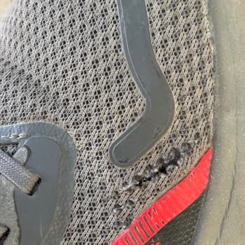 Kısa Sürede Deforme Olan Ayakkabı Ve Yetersiz İnceleme Süreci