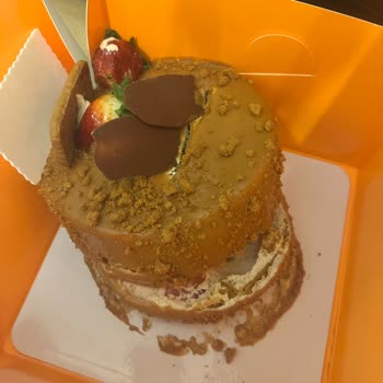 Bozuk Gelen Pasta Ve Onaylanan İadenin Yapılmaması Nedeniyle Mağduriyet