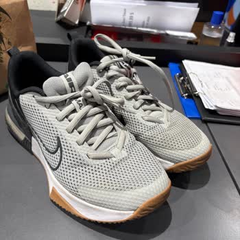 Nike Barçın Spor Mağazasından Aldığım Ayakkabı Kısa Sürede Ses Çıkarmaya Başladı