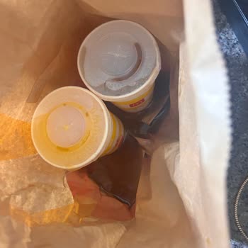 Siparişimdeki Hatalı Paketleme Nedeniyle Yemeklerim Islanıp Soğudu, Yetersiz İade Aldım