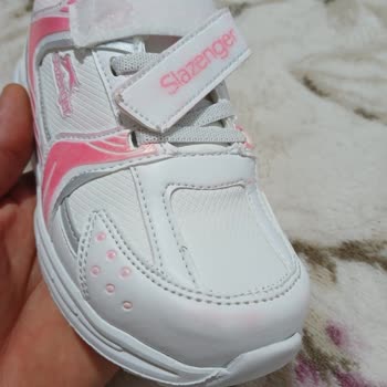 Yeni Alınan Spor Ayakkabıda Boya Akması Hayal Kırıklığı Yarattı