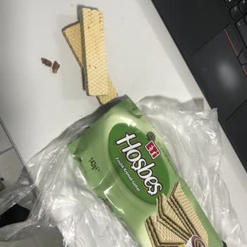 Eti Hoşbeş Gofretin İçinden Sert Madde Çıktı, Sağlığım Tehlikeye Girdi