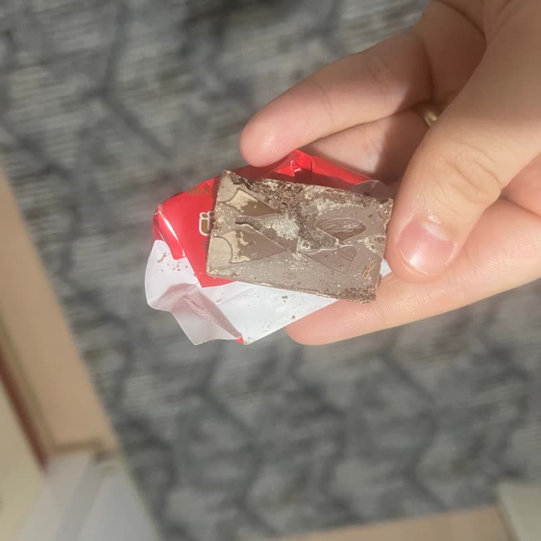 Ülker Napoliten Çikolatadan Kurt Çıkması Ailemizi Hayal Kırıklığına Uğrattı