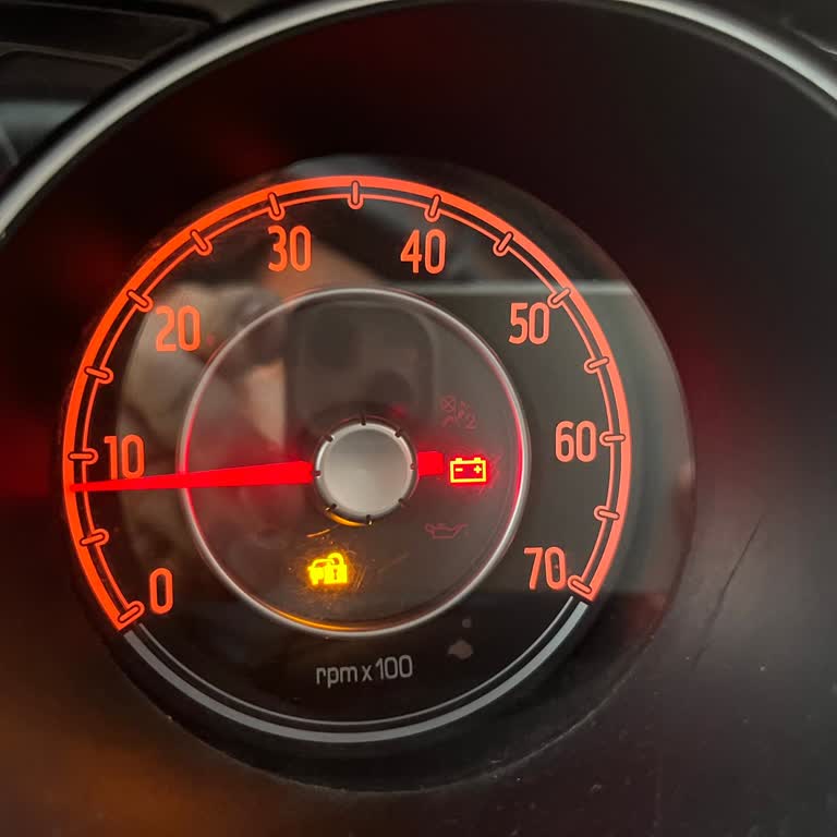 Fiat Linea'da Belirsiz Uyarı Işıkları Endişesi Çözülmüyor